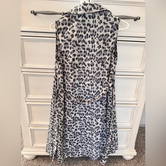 Cheetah print vest - Picture 2 of 4